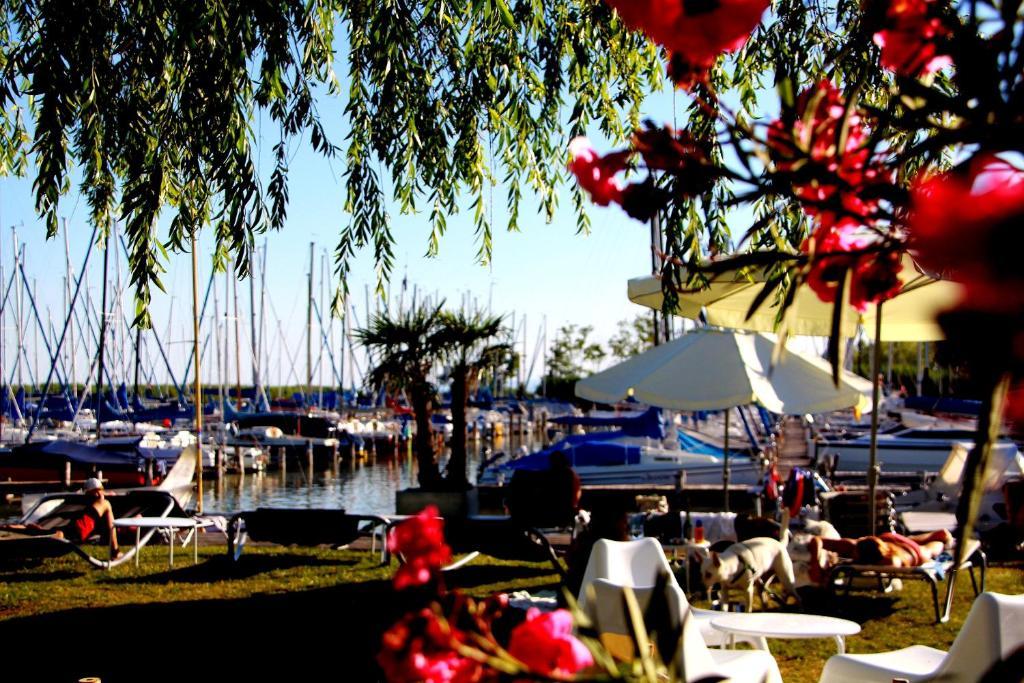 Hoteldorf Seepark Weiden Weiden am See Extérieur photo
